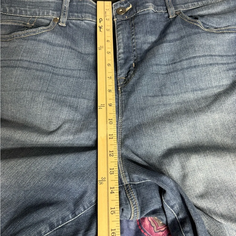 NWT Torrid Women’s Bombshell Flare Jeans Plus Size 26W‎